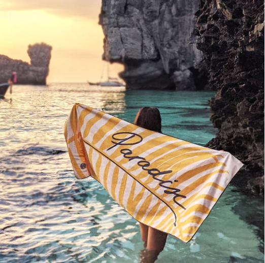 THE SUMMER CHASER Paradise Beach Towel