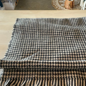 Carnaby scarf black and white check
